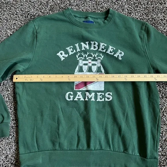 Basic Editions Green Reinbeer Sweatshirt - Picture 6 of 7